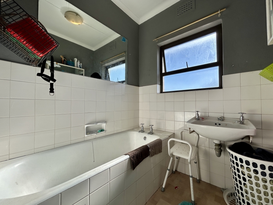 2 Bedroom Property for Sale in Fairfield Estate Western Cape